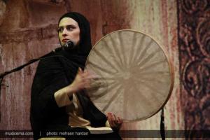 کامکارها به یاد مادرشان خواندند و نواختند