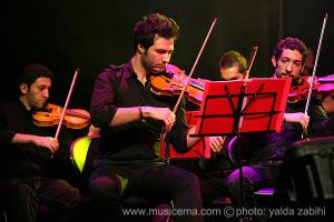 كنسرت محسن يگانه در میان استقبال پرشور هوادارانش برگزار شد