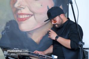 اجرای گروه دارکوب با حضور حامد بهداد در رویداد «ایران روستا هم دارد» - 13 اردیبهشت 1398